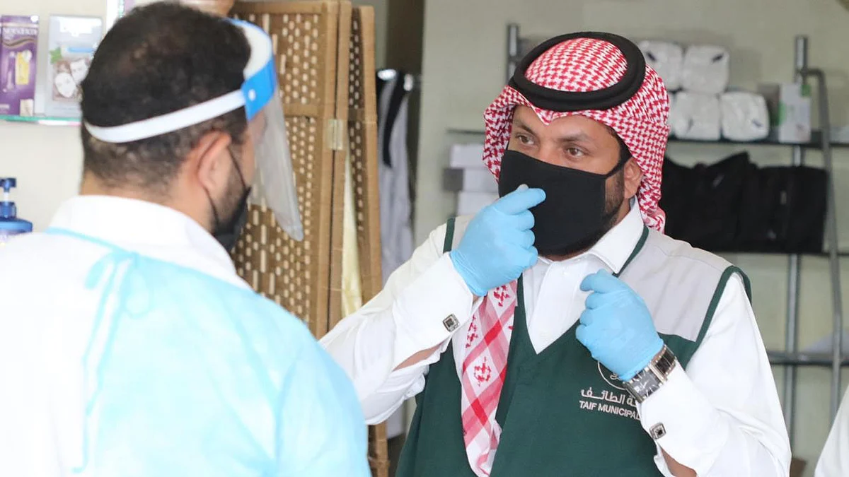 بالصور.. إغلاق 11 صالونًا للحلاقة بالطائف.. ومنع تقديم خدمات المساج بأماكن التجميل النسائية