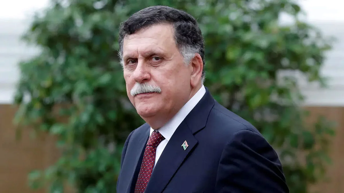 السراج يستجدي قائدًا عسكريًا أمريكيًا: ساعدونا في قطع رجل روسيا من ليبيا