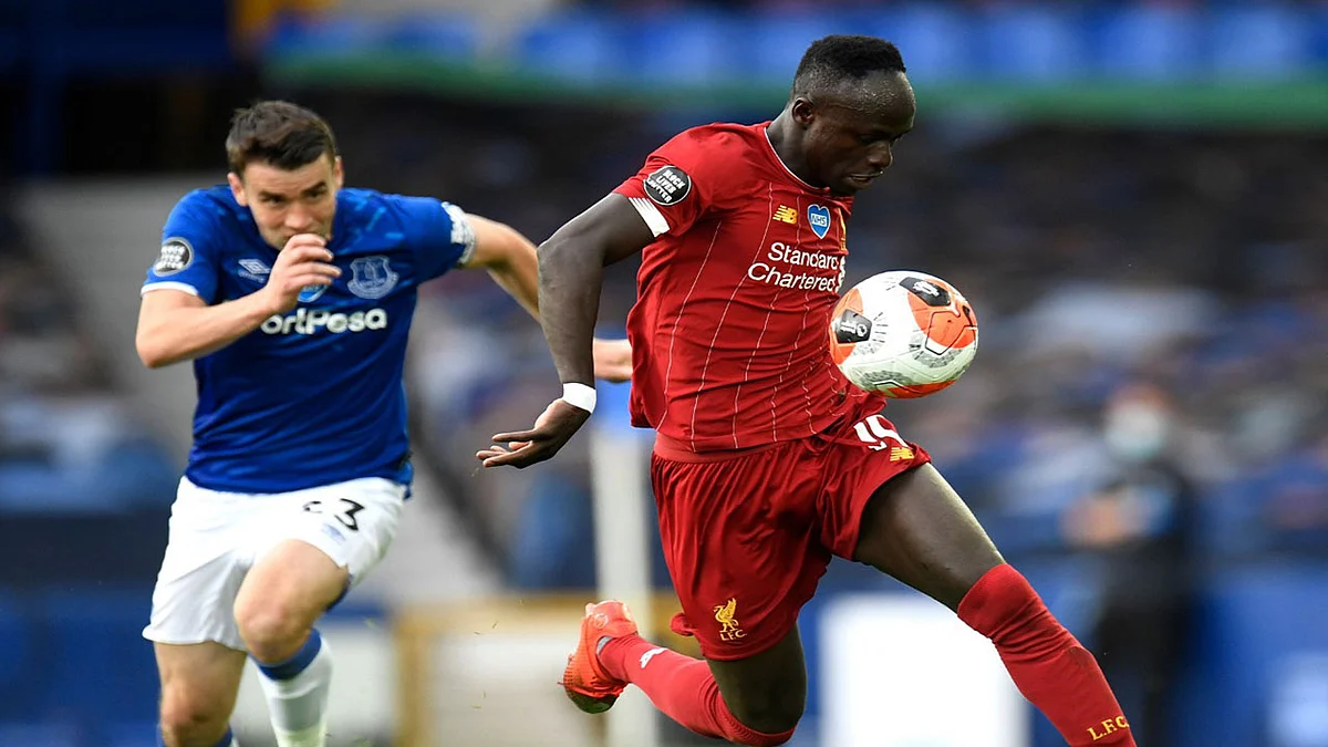 ليفربول يترقب حلم التتويج وينتظر هدية من تشيلسي