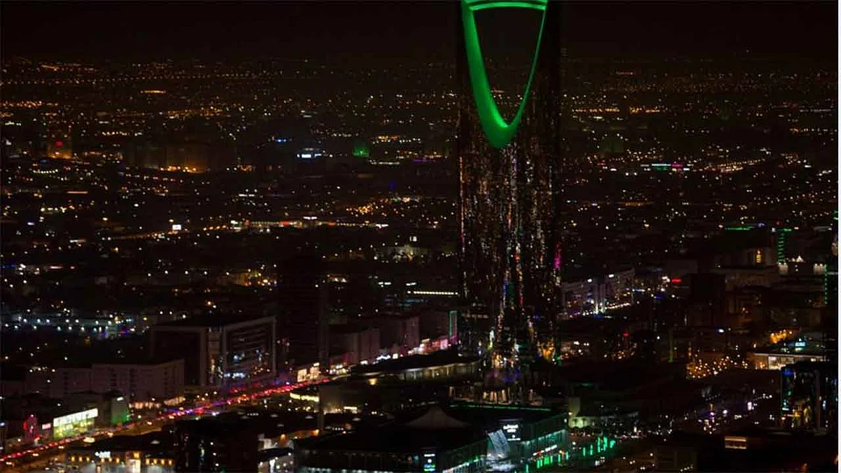 أخبار السعودية في 24 ساعة.. «الجوازات» تكشف شروط إصدار التأشيرة للمقيم.. و«الصحة» تعلن خريطة التعافي الجديدة