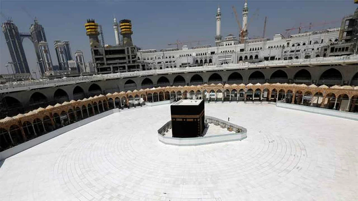 منها منع لمس الكعبة والحجر الأسود.. الضوابط والبروتوكولات الصحية لحج هذا العام