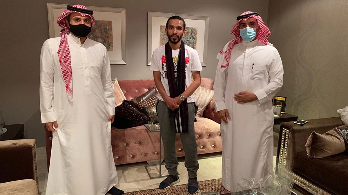 إدارة التعاون تزور «الزيلعي» للاطمئنان على صحته