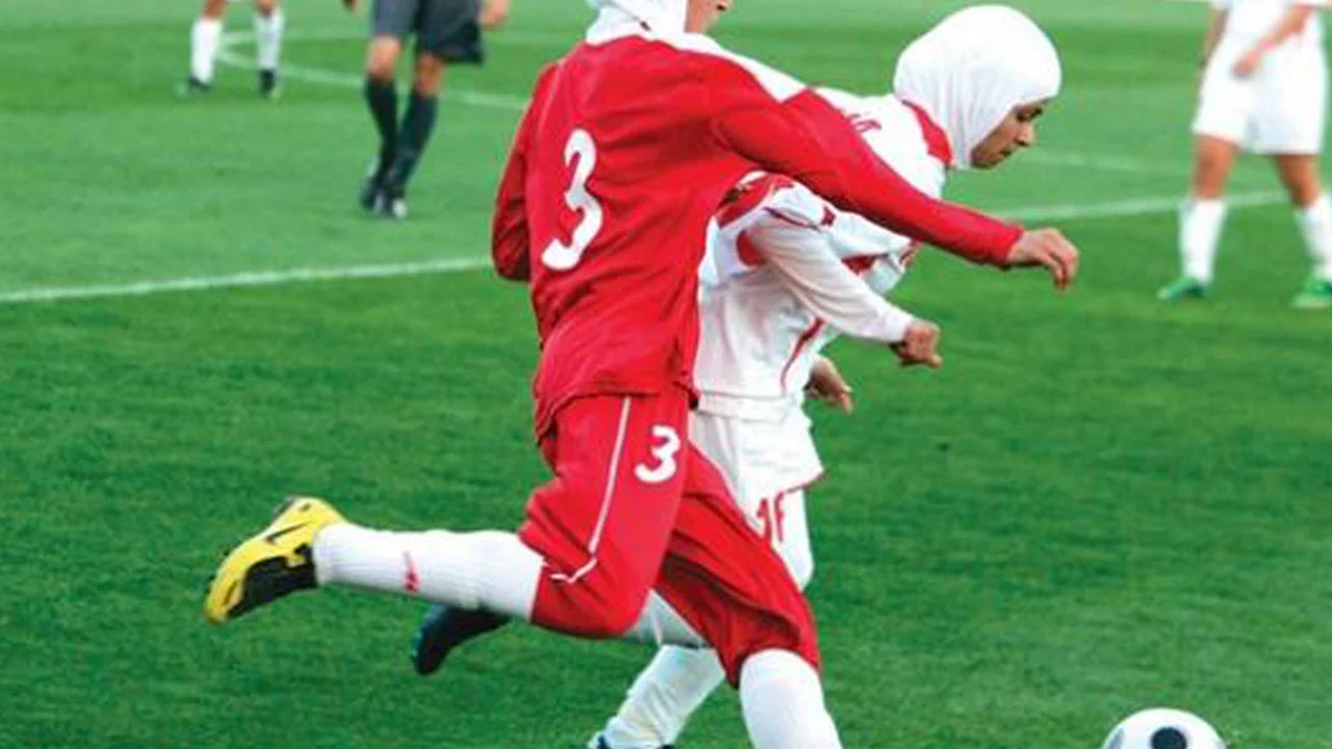 محاضرة عن بُعد للمهتمات بكرة القدم النسائية في السعودية