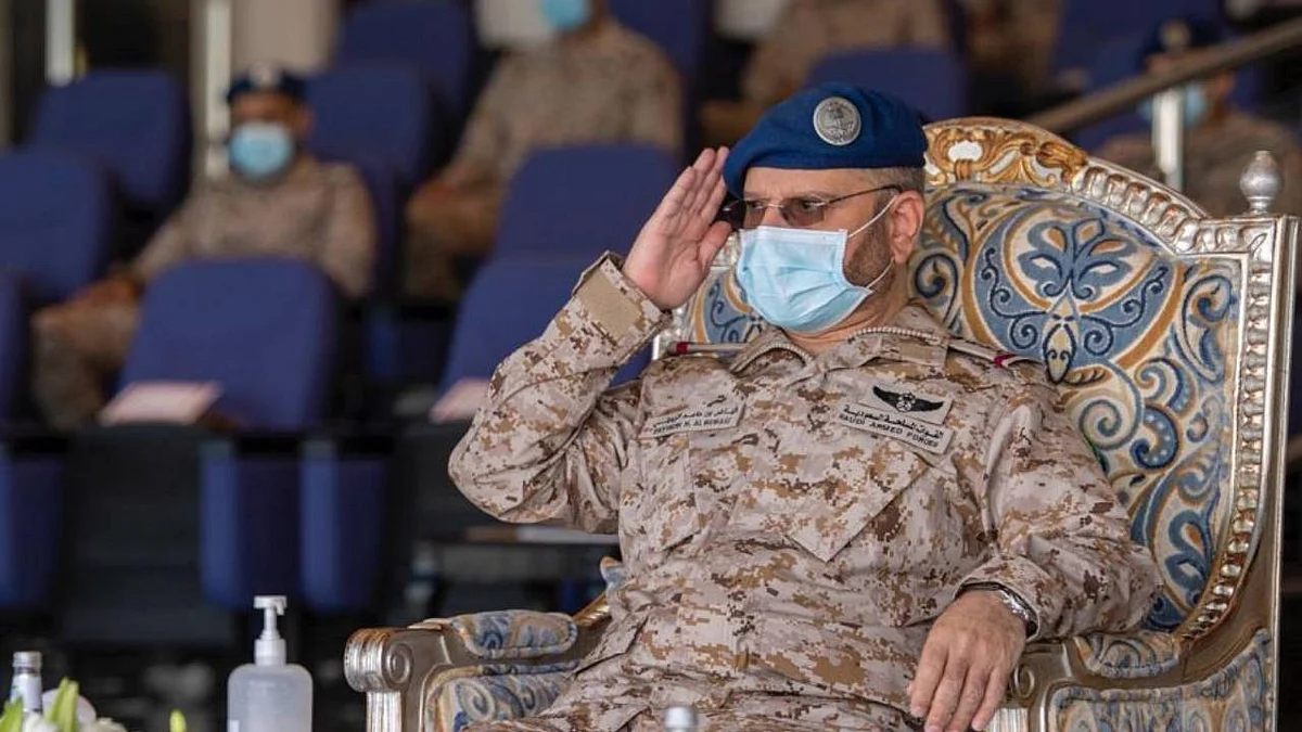 بالصور.. رئيس الأركان ينوب عن ولي العهد في تخريج دفعة القوات الجوية