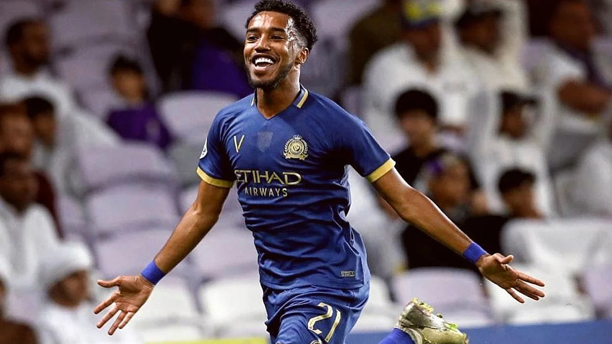 كدمة في الرباط تُبعد مختار علي عن «كلاسيكو» النصر والهلال