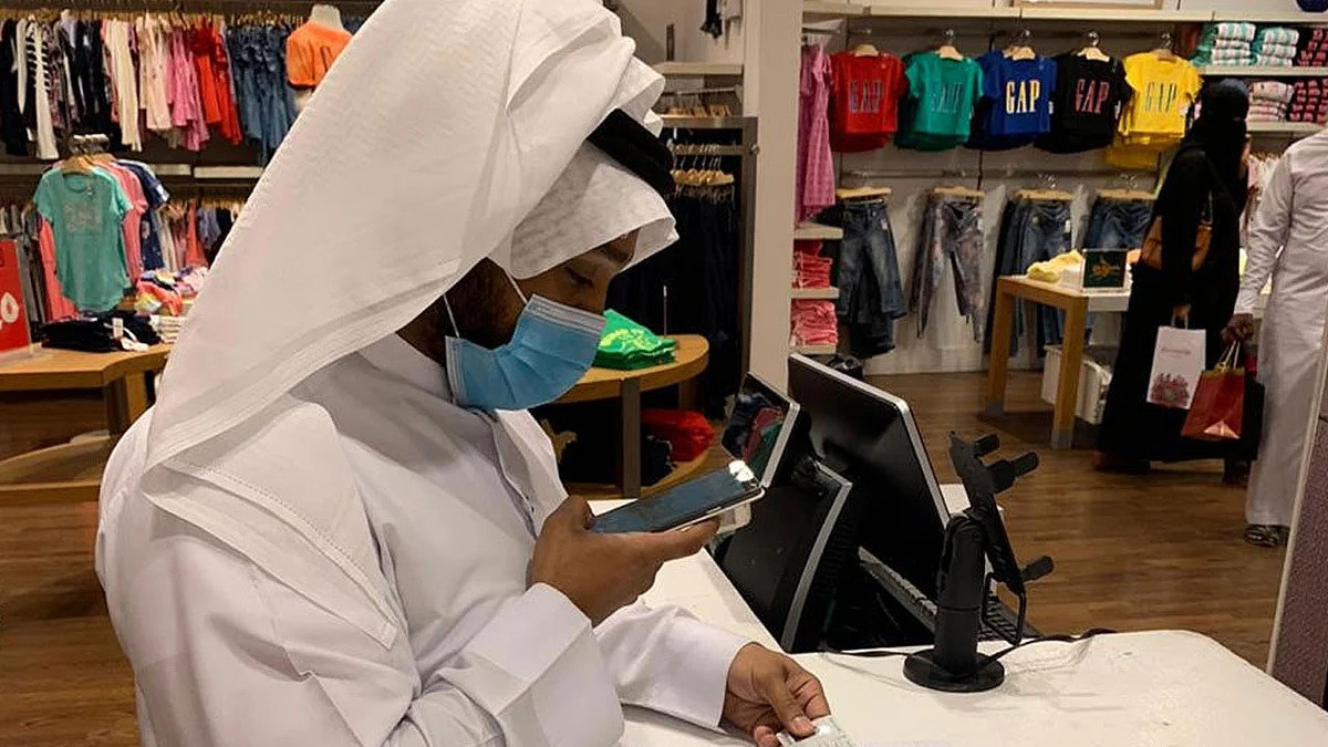 لضبط سوق العمل بالعيد.. إغلاق 11 محلًا بالرياض للمخالفة خلال حملات تفتيشية