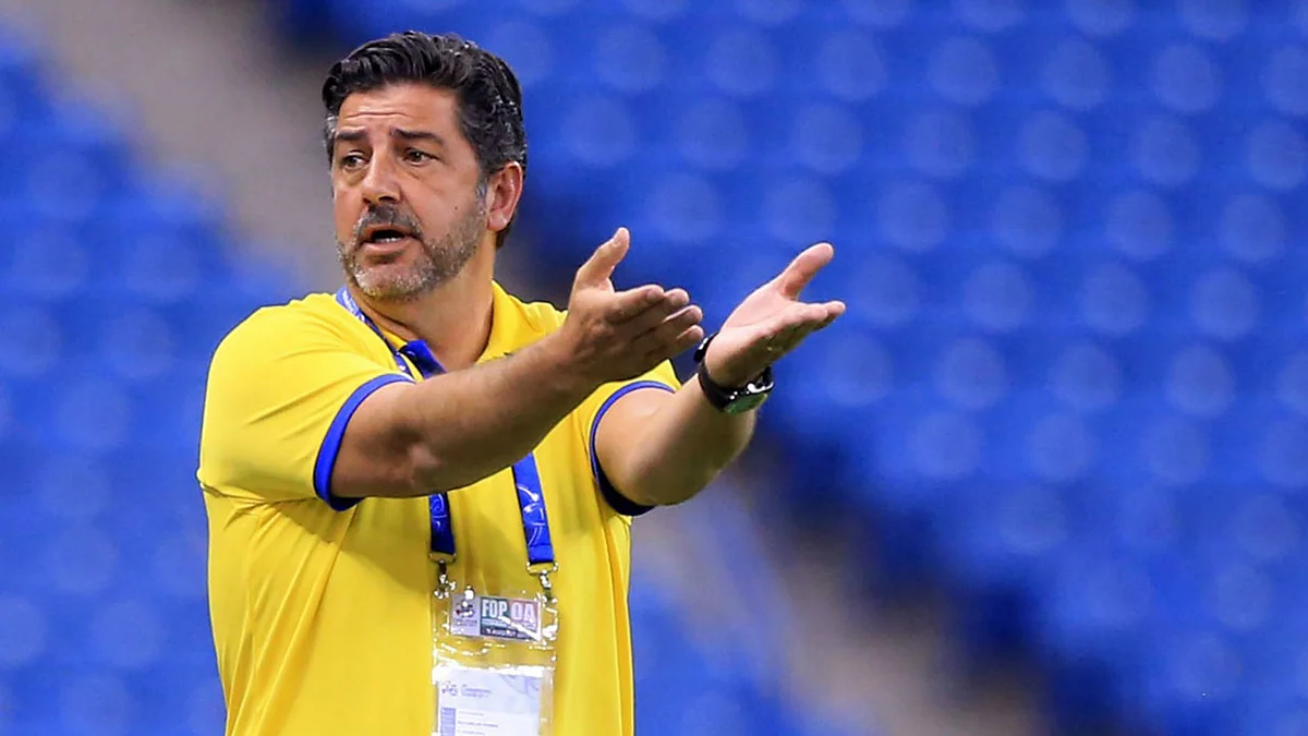 فيتوريا يجد حلًّا لأزمة وسط النصر في قطر