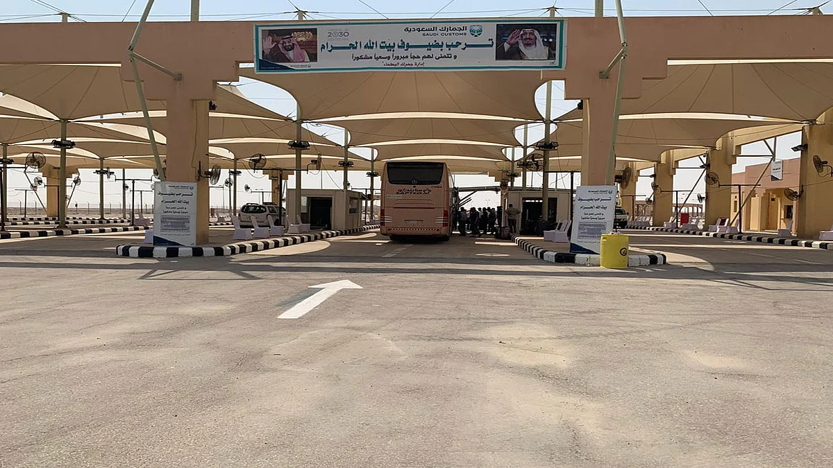 استثناء الترانزيت.. تحديد موعد الحجز الإلزامي لعبور الشاحنات منفذ البطحاء