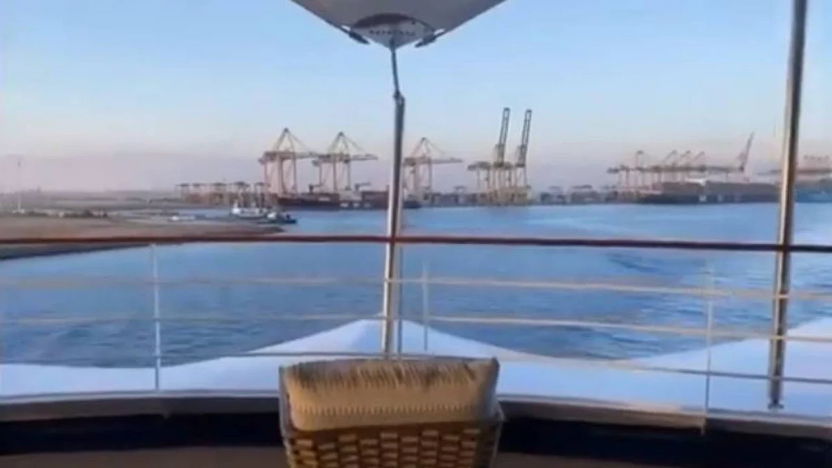 بالفيديو.. اللحظات الأولى لانطلاق سفينة الكروز السياحية من ميناء الملك عبدالله إلى نيوم