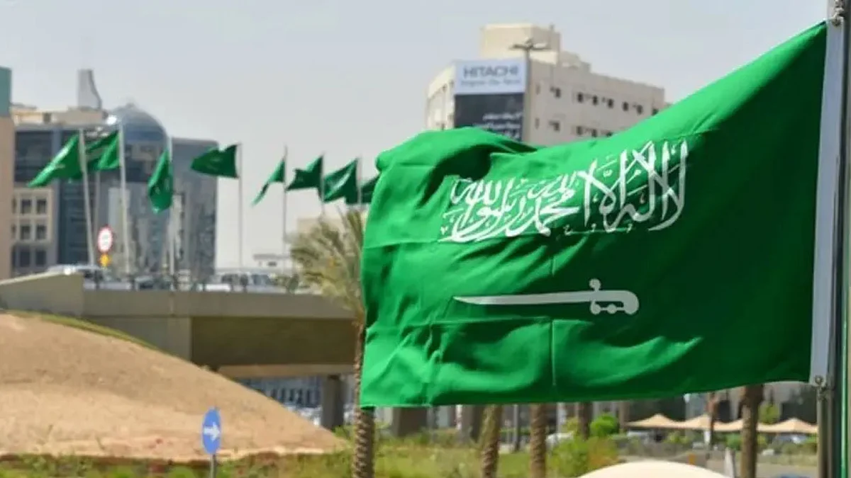 أخبار السعودية اليوم.. صرف تعويض ساند بأثر رجعي للعاملين في تطبيقات التوصيل.. وقواعد جديدة لتنظيم مزاولة أعمال الصرافة