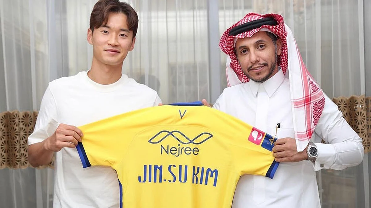 كيم جين سو يوجه رسالة للجمهور بعد التعاقد مع النصر