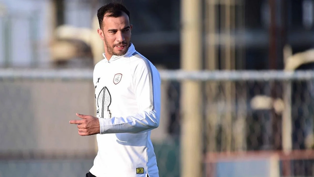 مدافع الشباب يدخل دائرة اهتمام النصر.. والاتحاد يترقب