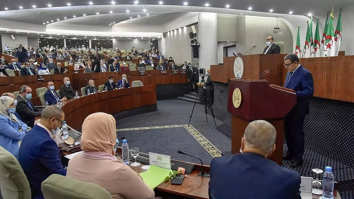 البرلمان الجزائري يصادق على مشروع قانون تعديل الدستور