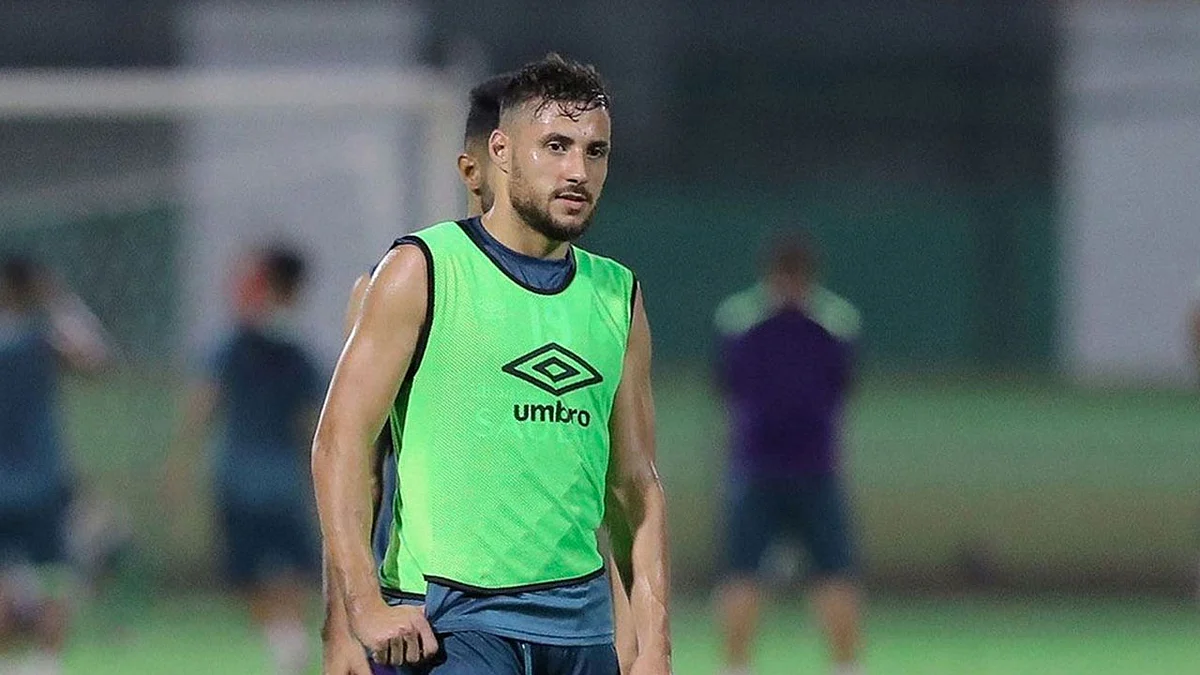 الأهلي المصري يعلق على أنباء تعاقده مع الجزائري يوسف بلايلي