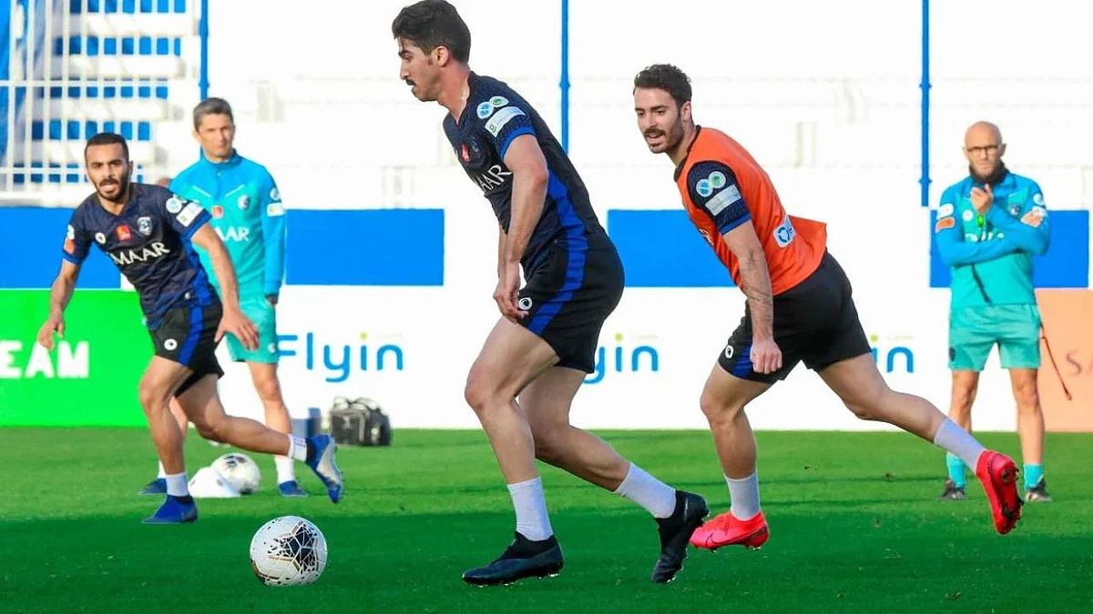 الاتحاد يتحرك لخطف مدافع الهلال.. والخيبري في الصورة
