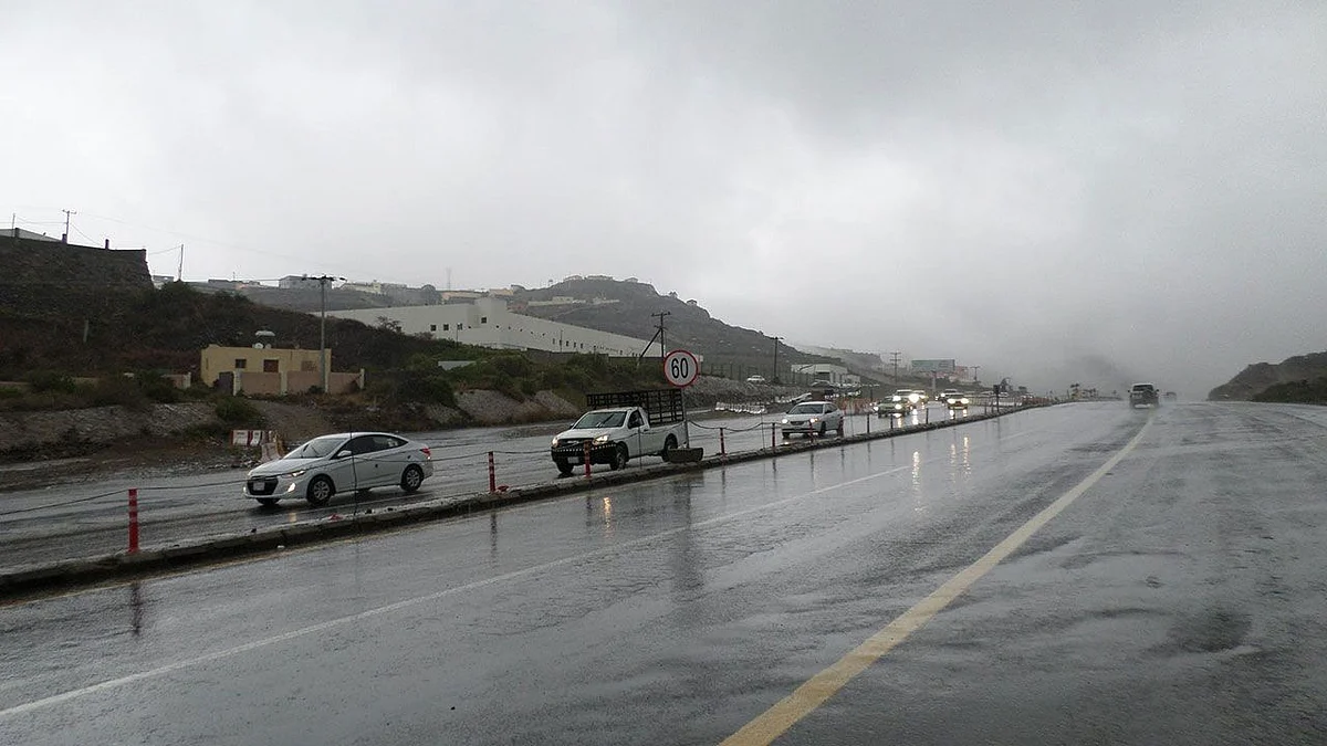 سحب رعدية ممطرة - أرشيفية
