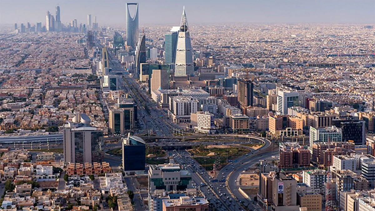 أخبار السعودية اليوم.. التعليم توضح شروط إجراء الاختبارات النهائية حضوريًّا بالمدارس.. وتطبيق الآلية الجديدة لاستقبال العاملات المنزليات بمطار الملك عبدالعزيز