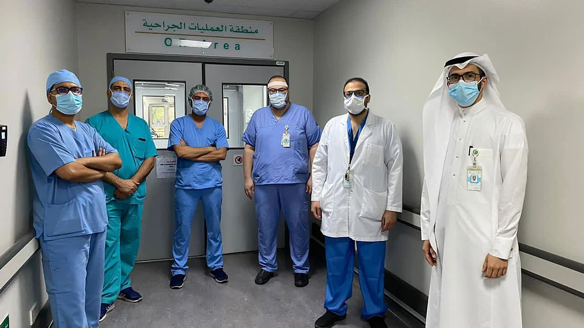 استئصال ورم ضخم من دماغ سيدة ثمانينية بمدينة الملك عبدالله الطبية