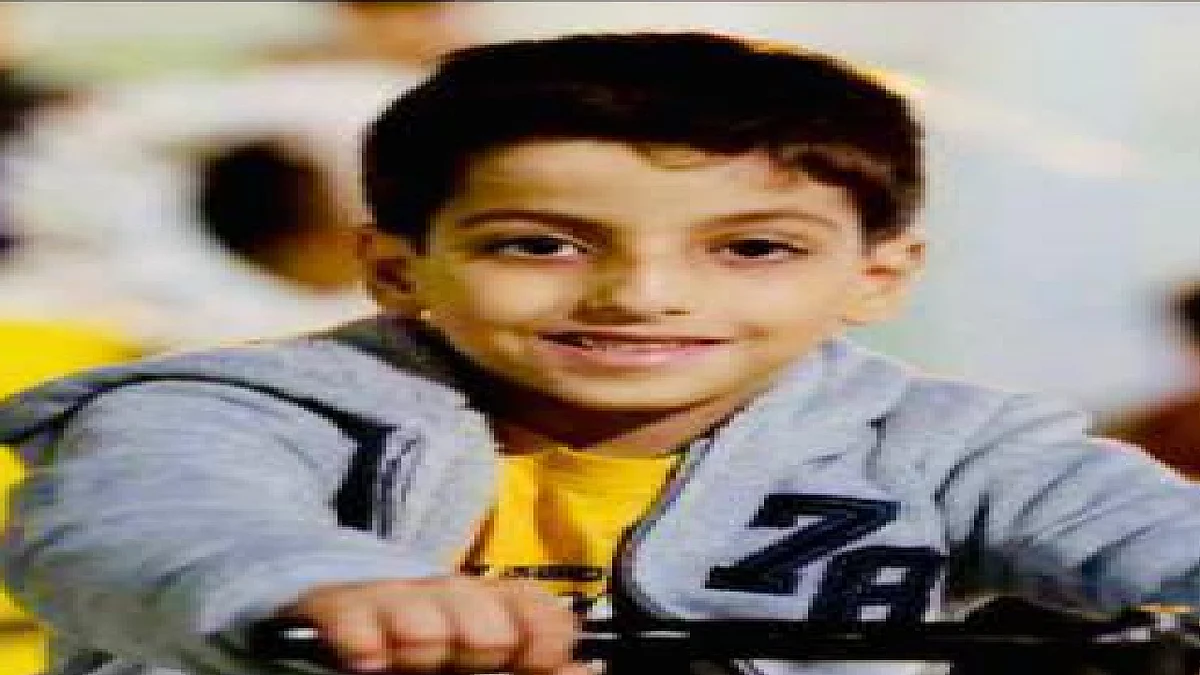 طالب ابتدائي بالخبر يتحدى زملاءه في التهكير.. اقتحم فصله ونشر شعاره وشاغب المعلم إلكترونيًا