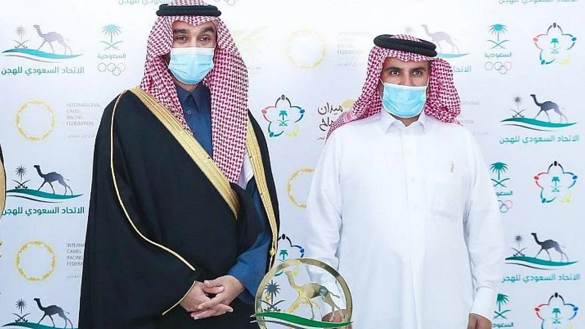 بالصور.. وزير الرياضة يتوِّج الفائزين في ختام سباق رماح للهجن