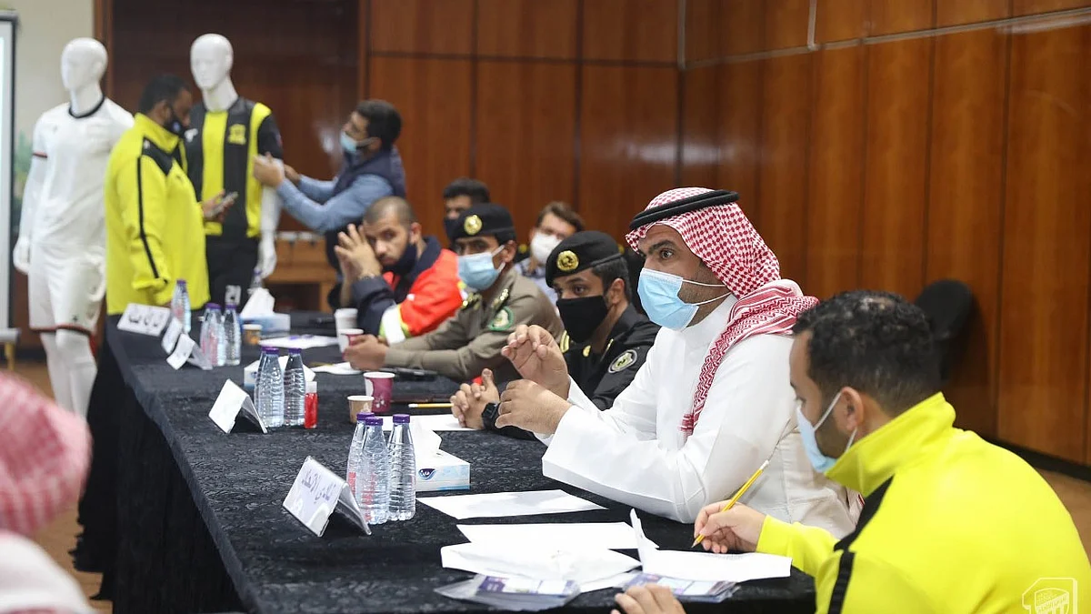 البلوي يكشف حقيقة أزمة ملعب الشباب.. ويتحدى آل الشيخ