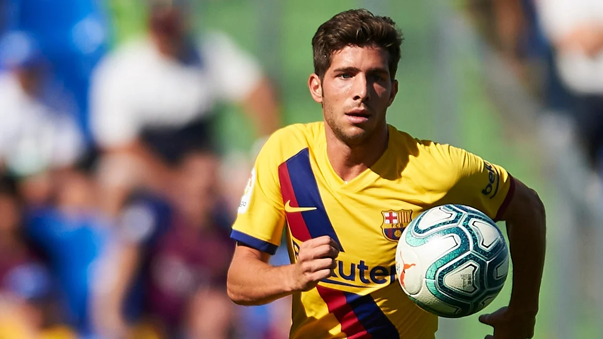 برشلونة يعلن إصابة سيرجي روبيرتو بـ«كورونا»