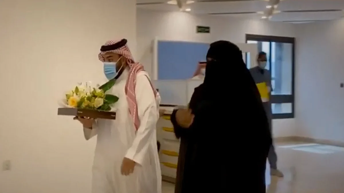 بعد 4 سنوات من الرعاية الصحية في منزله.. شقيقة مريض ترد الجميل لـ«صحة جدة»