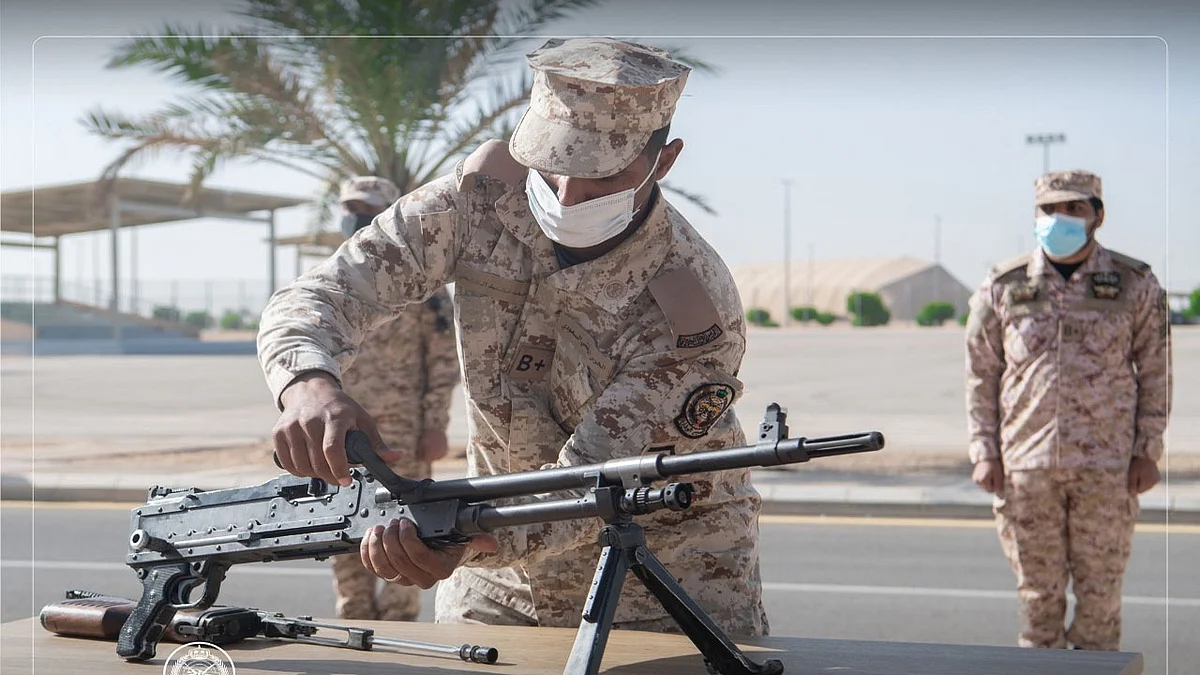 بالصور.. تخريج دورة المهارات الأساسية لمنسوبي الحرس الوطني