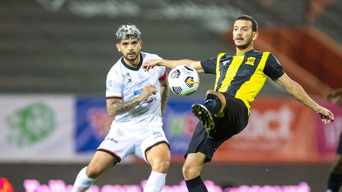 الشباب يفرض التعادل الإيجابي على الاتحاد ويتمسك بوصافة الدوري