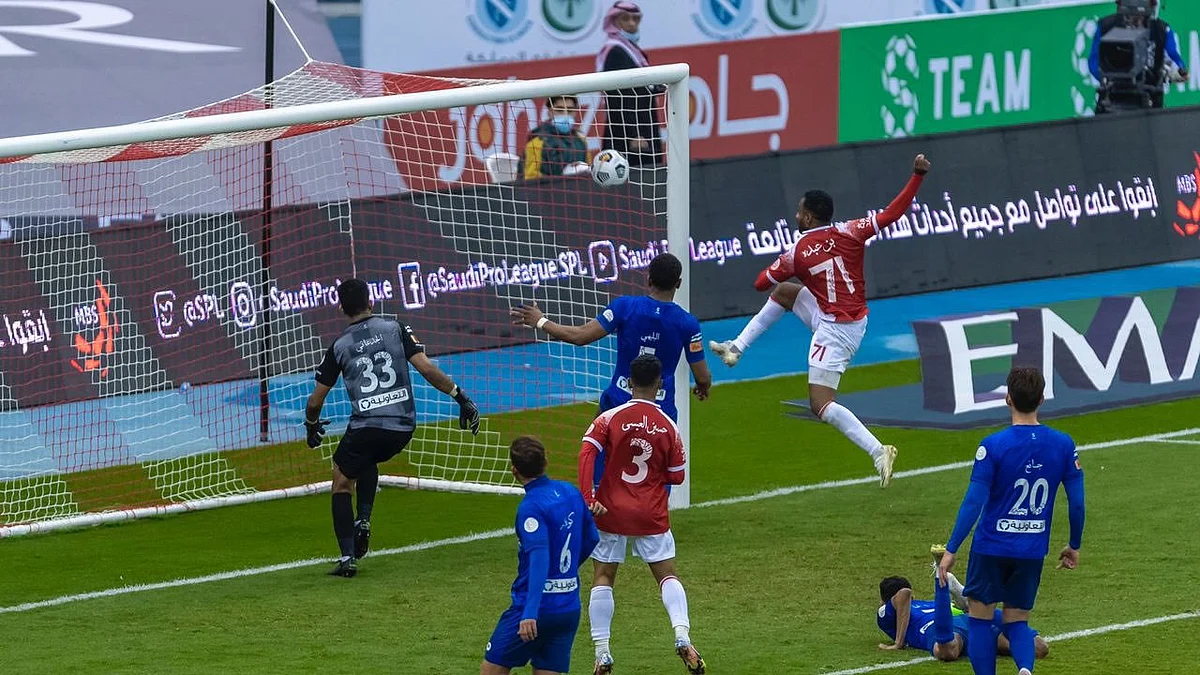 القحطاني يعلق على الهزيمة المفاجئة لـ«الهلال» أمام الوحدة