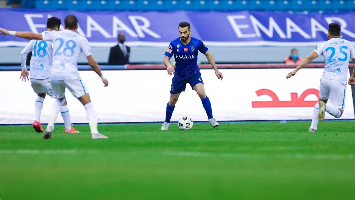 فييتو يُهدر كل الفرص.. شوط أول سلبي بين الهلال والفتح في كأس الملك
