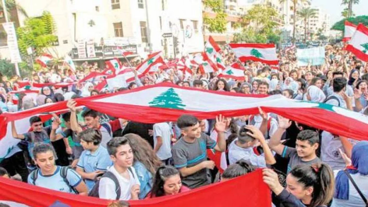 لبنان.. مسيرة طلابية في بيروت احتجاجًا على رفع أقساط الجامعات الخاصة