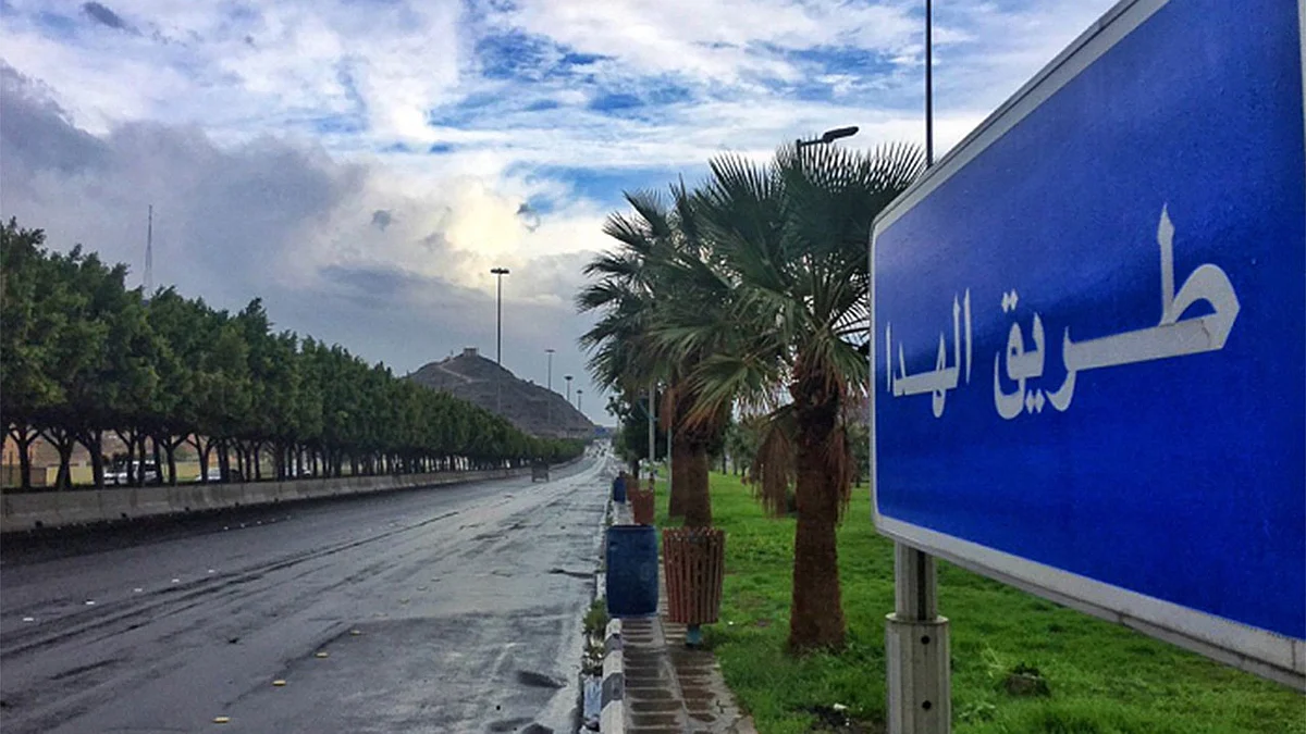 تنبيهات الأرصاد: أمطار رعدية وعوالق ترابية ورياح نشطة على بعض مناطق المملكة