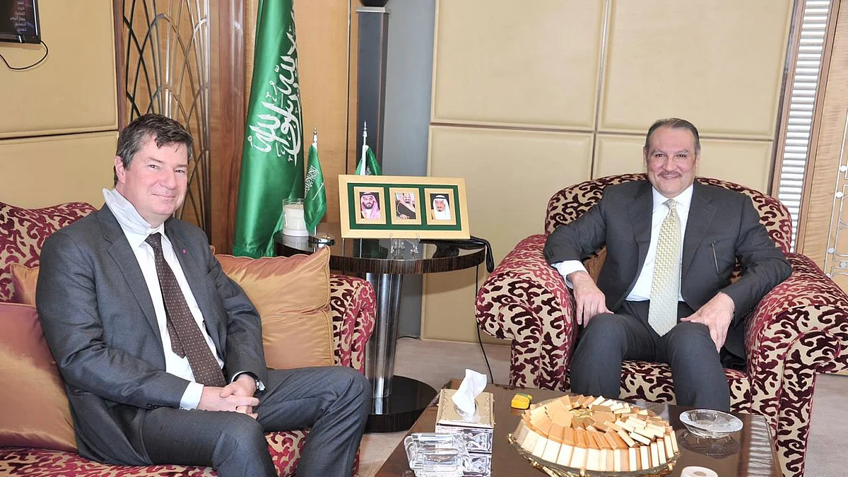 بالصور.. سفير السعودية بالقاهرة يستعرض القضايا الإقليمية والدولية مع نظيره البلجيكي