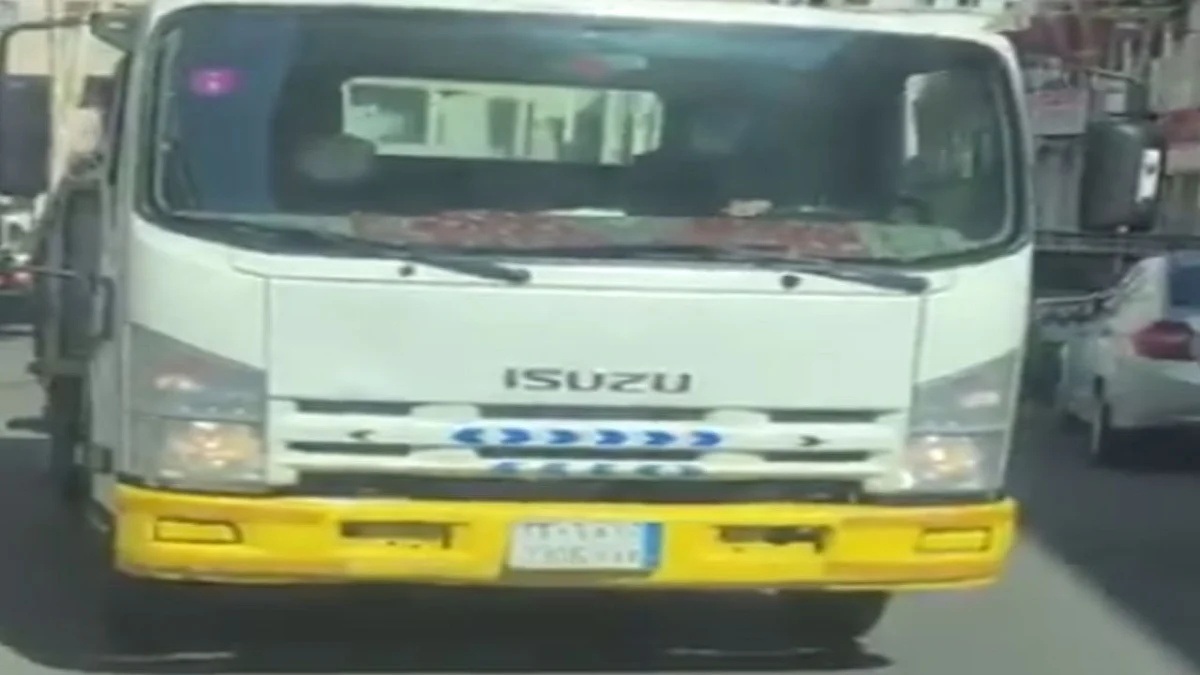 بالفيديو.. «المرور» يلقي القبض على قائد شاحنة مخالف بالطائف