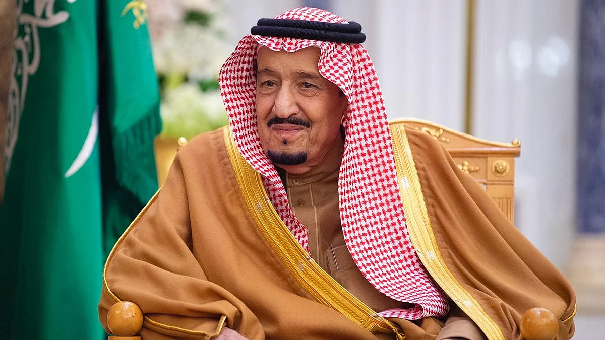 خادم الحرمين يوجه دعوة إلى سلطان عمان لحضور القمة الخليجية بالرياض