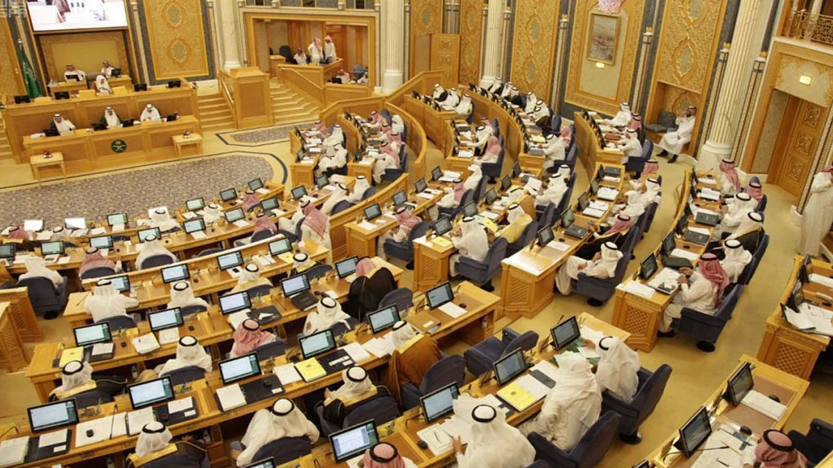 «الشورى» يوافق على عدم إقامة مظلات للمركبات أمام المباني السكنية