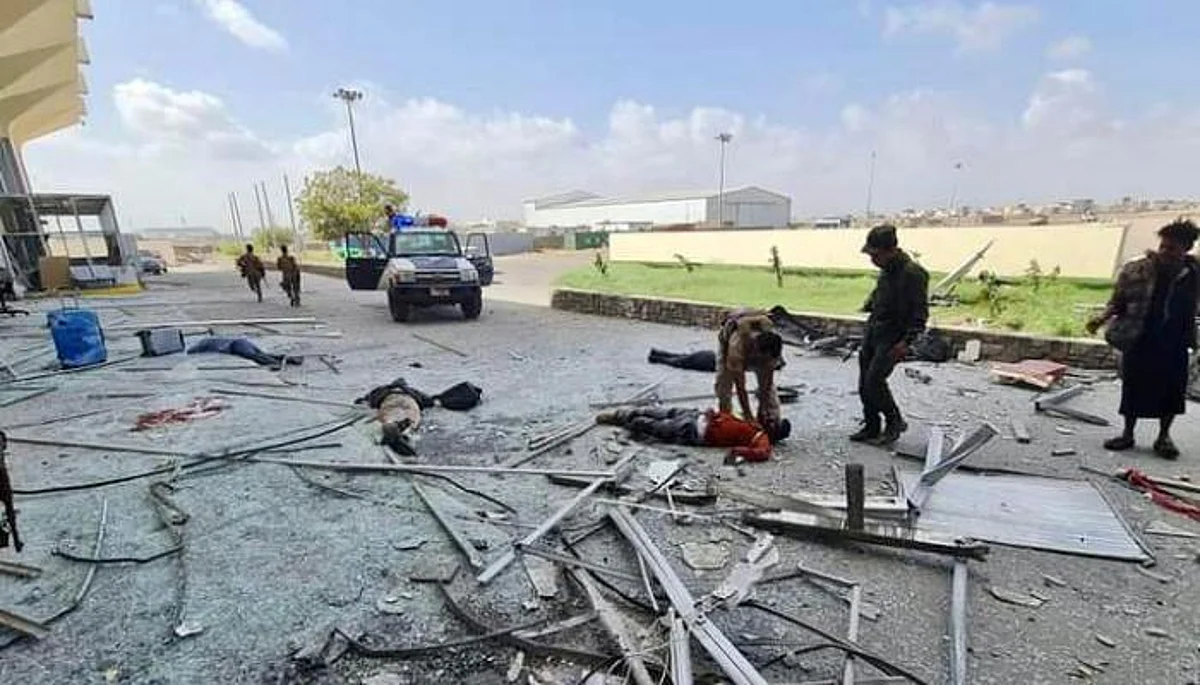 شهود عيان: انفجار آخر قرب قصر المعاشيق في عدن
