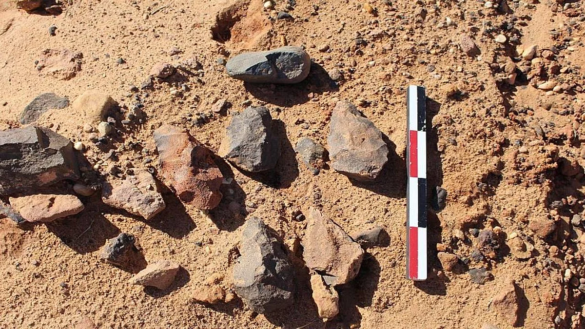بالصور.. اكتشاف فؤوس حجرية في «شعيب الأدغم» بالقصيم