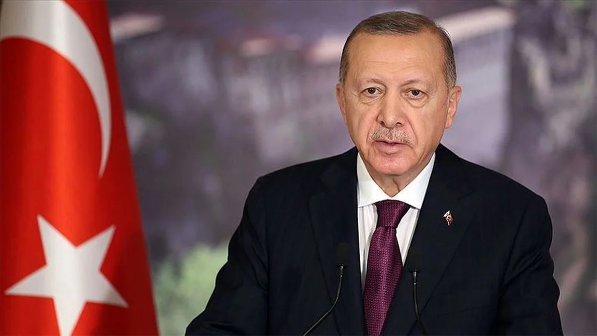 داود أوغلو: أردوغان سيبحث عن بدائل لشرط «50+1» للبقاء في السلطة