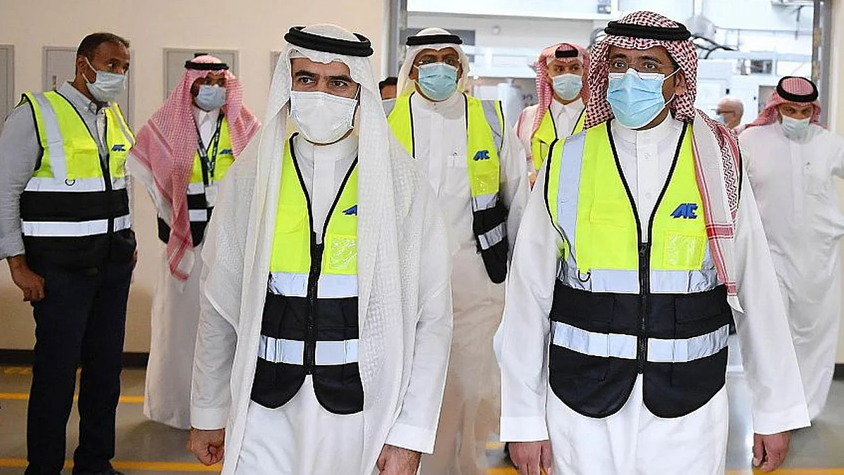 بالصور.. الوزير الخريف: الأولوية لتوطين الوظائف والصناعات العسكرية