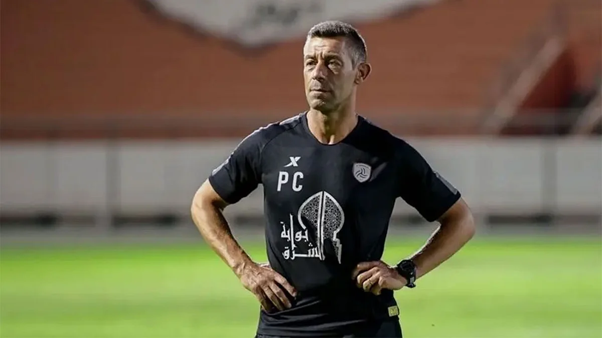 فيتوريا ينافس مدرب الهلال السابق على مقعد مدرب الشباب