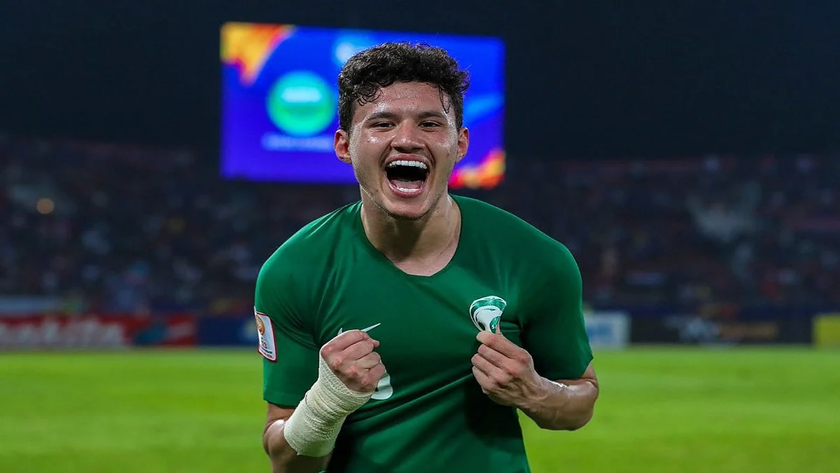 الحمدان وغريب ينافسان على جائزة أفضل لاعب آسيوي واعد 2020