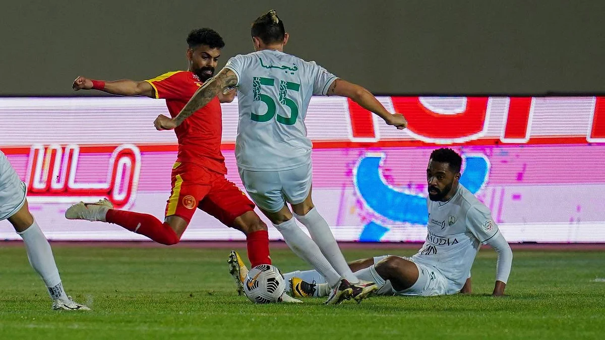«الأهلي» يرفض هدايا الهلال ويتلقى هزيمة جديدة على يد القادسية