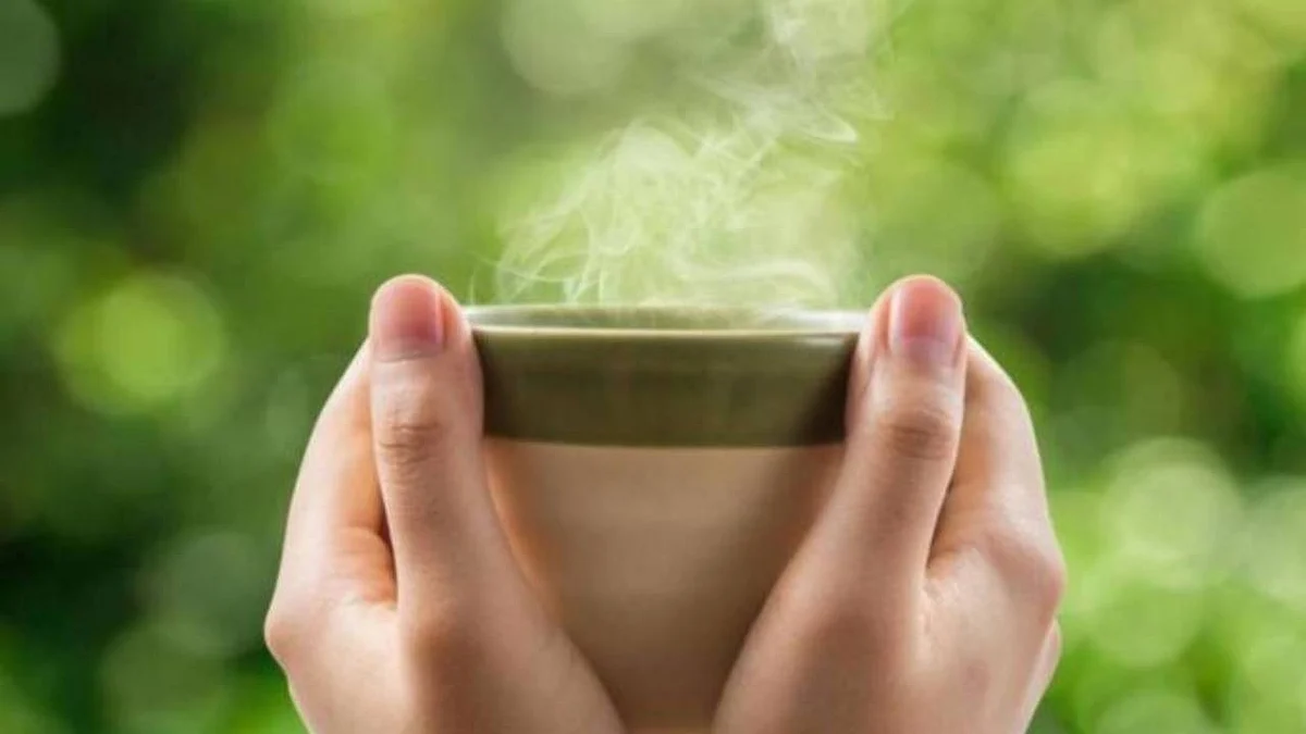 أكدتها الأبحاث والدراسات.. عادات شرب خاطئة يمكن أن تقصر العمر