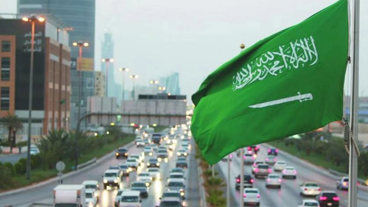 أخبار السعودية اليوم.. 5 شروط لاستيراد الأسلحة وبيعها وشرائها، و6 حالات للحسم من راتب الموظف دون موافقة خطية