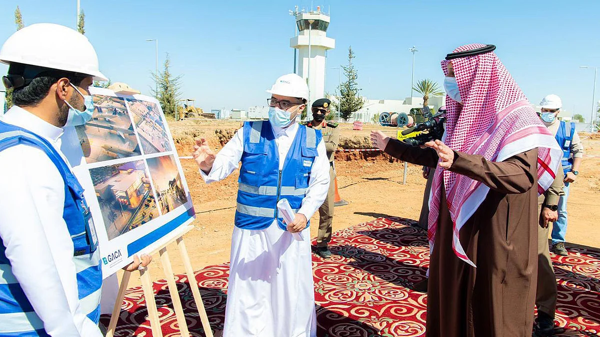 أمير الباحة يتفقّد مطار الملك سعود في العقيق: يستوعب 4 ملايين مسافر سنويًا