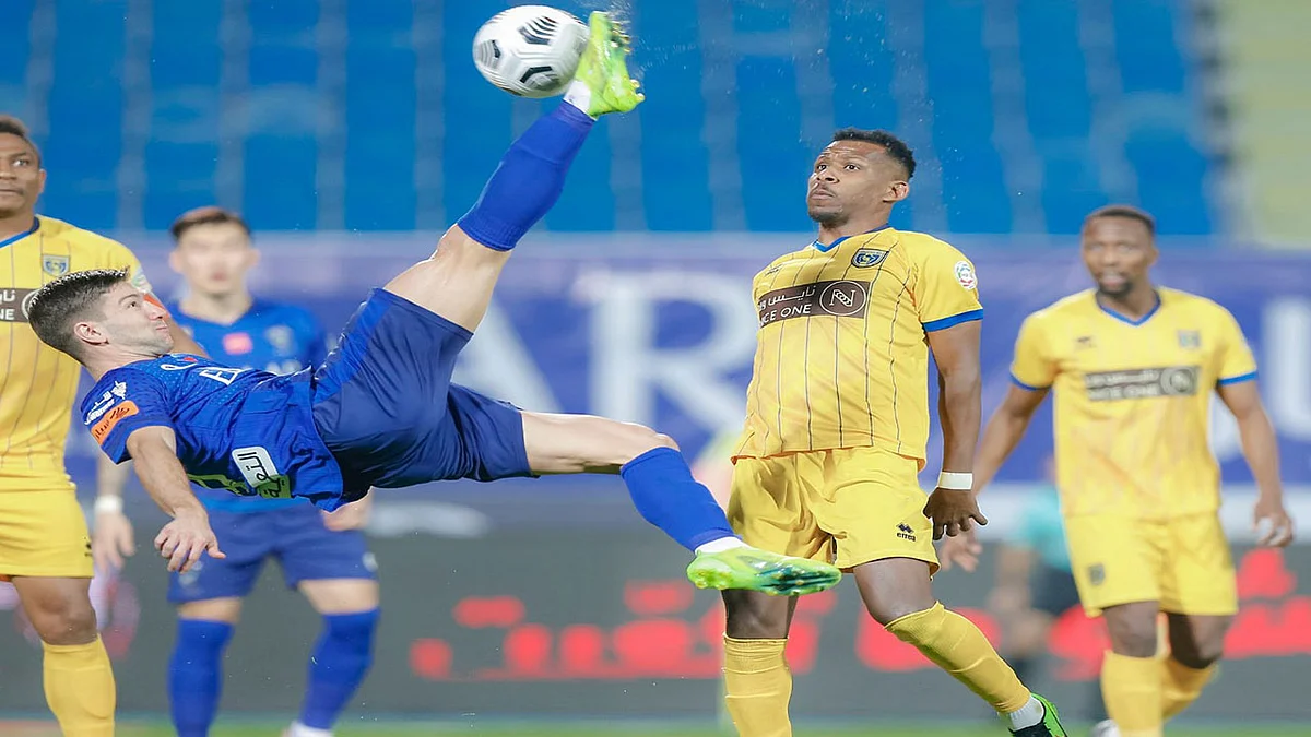 الهلال يعود.. فاز على التعاون بهدفي جوميز وفييتو