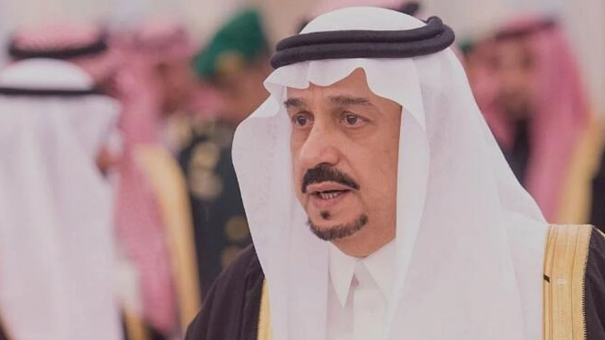 أمير منطقة الرياض يعزي ذوي الشهيدين الحربي والشيباني