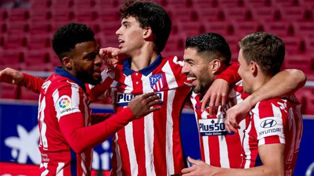أتلتيكو مدريد يعاقب فالنسيا بثلاثية ويحافظ على صدارة الدوري الإسباني